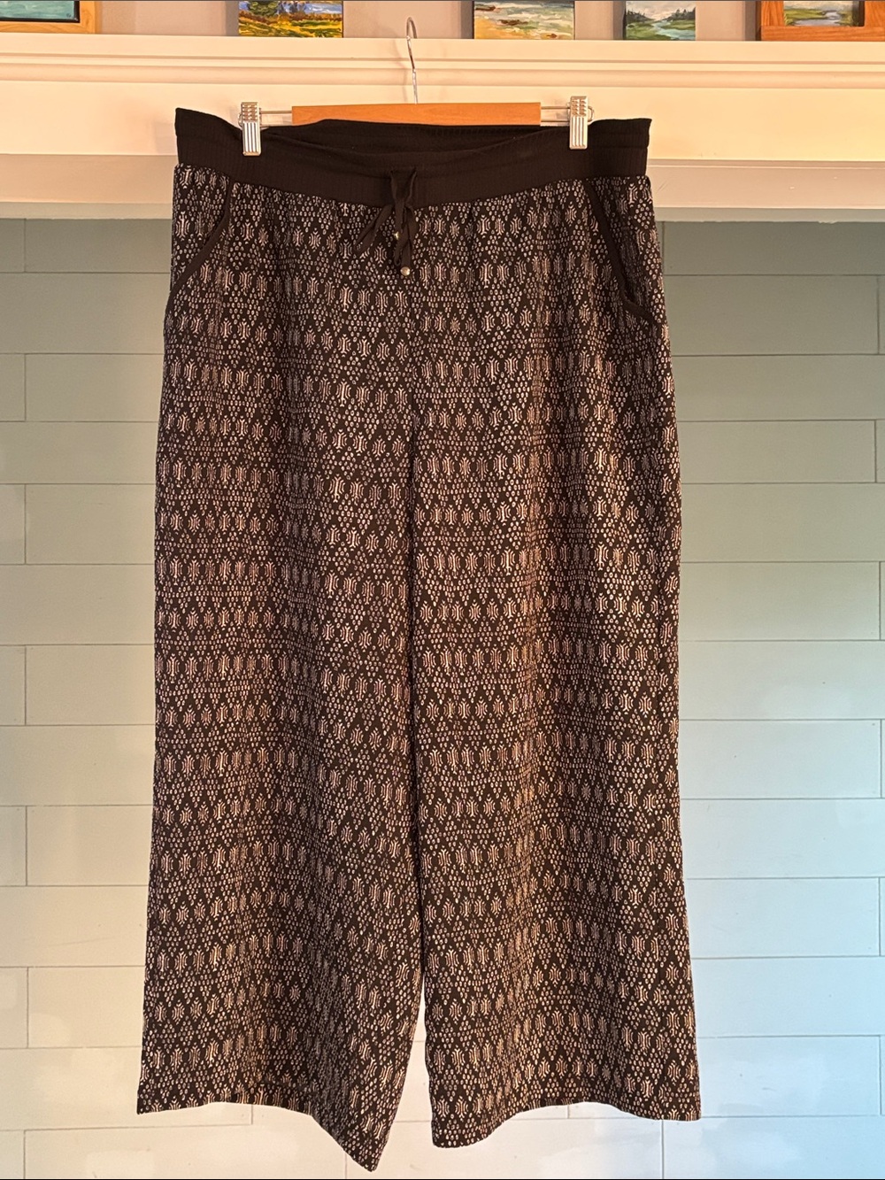 Max Studio Wide Leg Pull-On Pants in Black and White